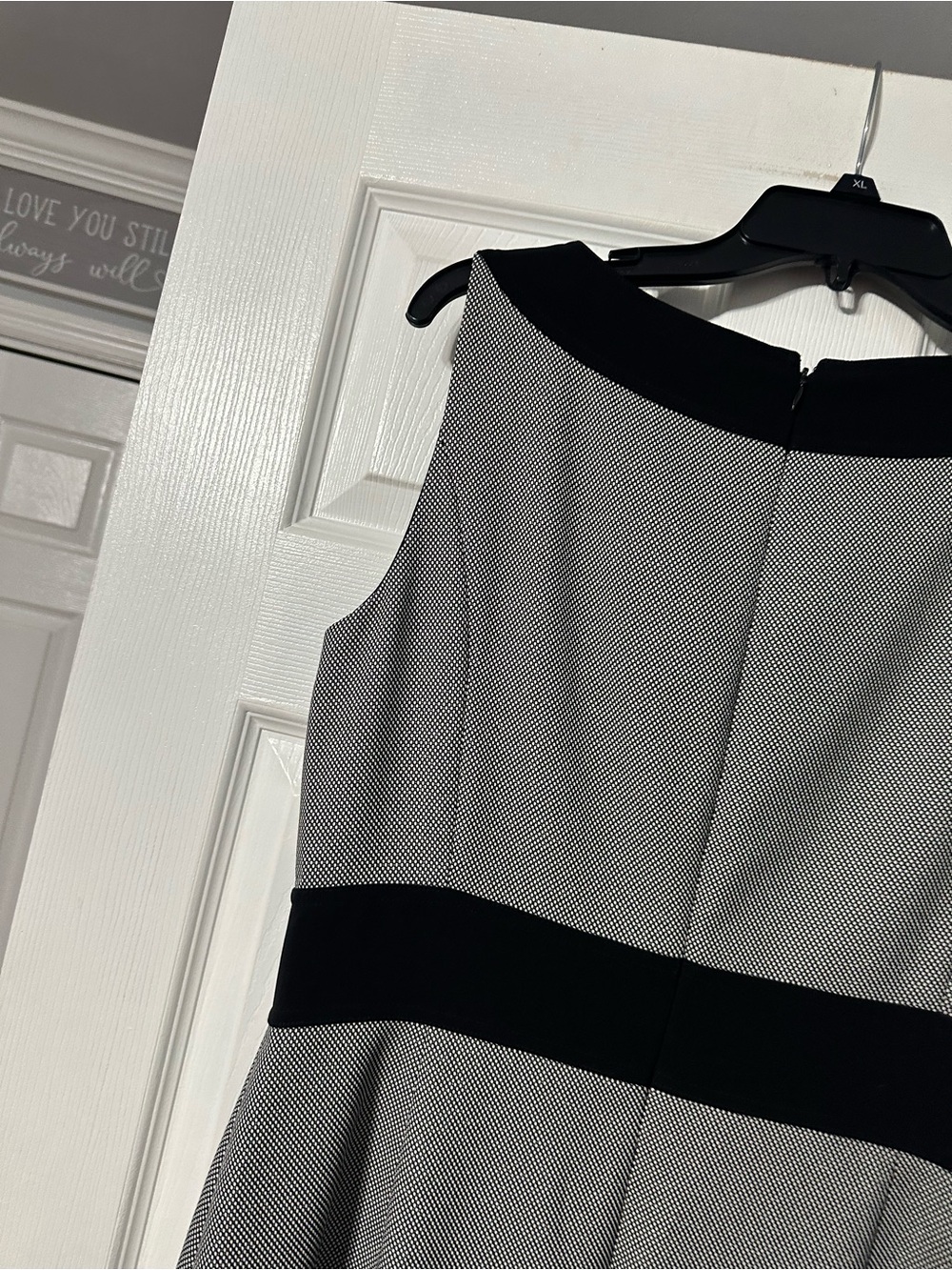 Tahari Arthur S. Levine Black and Gray Sleeveless Sheath Dress - Picture 10 of 15
